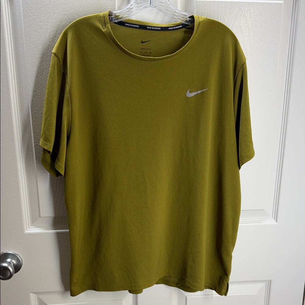 Nike | Shirts | Nike Black Gray And Kelly  Green Short Sleeve Tees